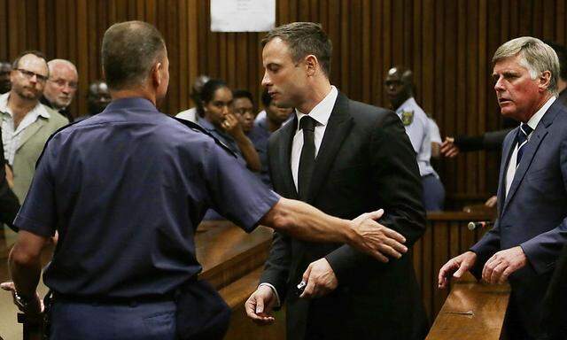 Oscar Pistorius wurde sofort nach der Strafmaß-Verkündung abgeführt.
