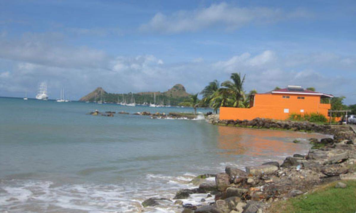 Für Individualtouristen eignet sich dieses orangefarbene Häuschen ganz ausgezeichnet: Das Bay Guesthouse, www.bay-guesthouse.com.