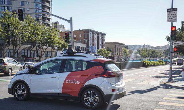 Auch nach jahrelangen Testrunden werden selbstfahrende Autos in San Francisco manchmal von unerwarteten Situationen überfordert. 