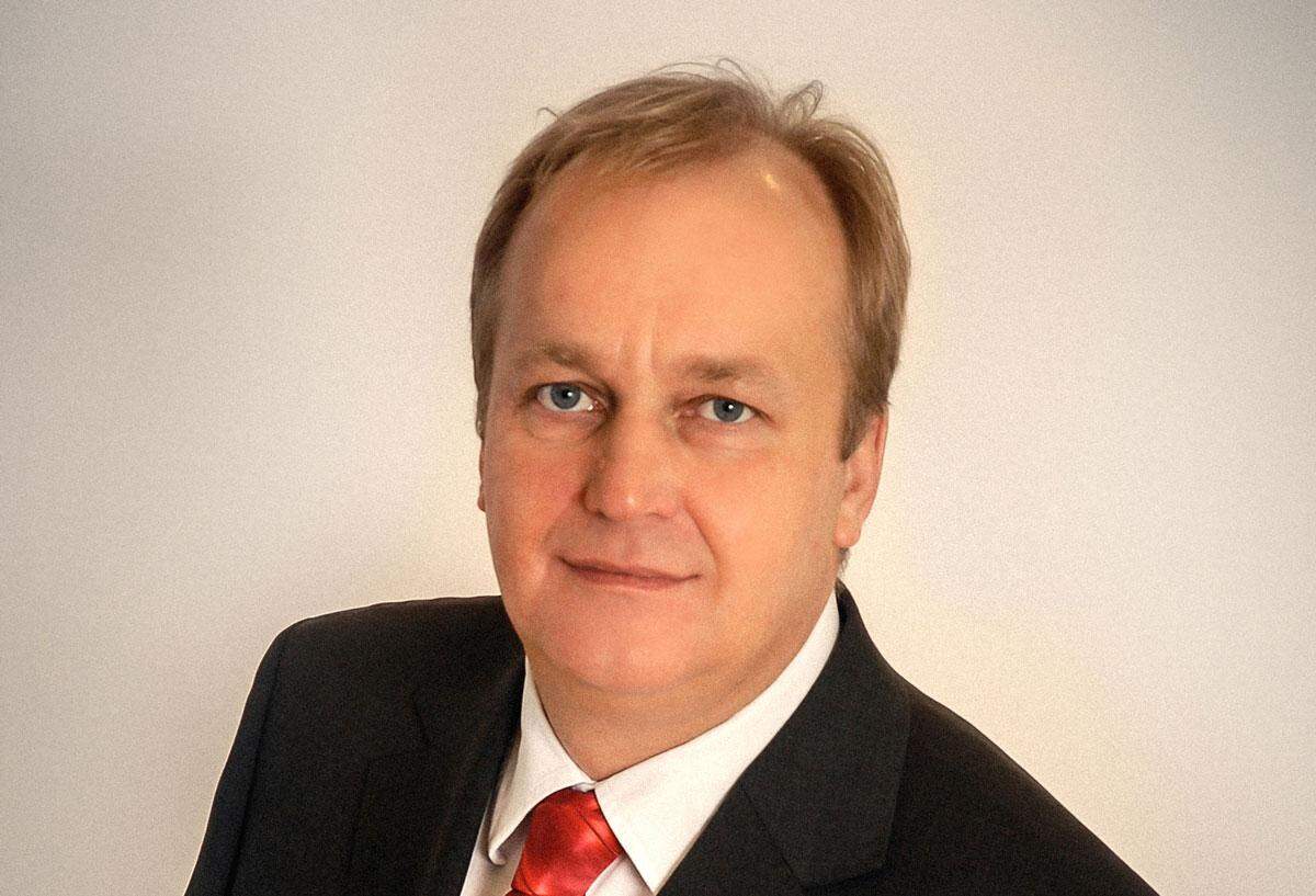 Die in London ansässige internationale Expertengruppe "Real Estate Law Experts" listete Christian Reimitz vor kurzem als besten Rechtsanwalt im Bereich Immobilien in Österreich 2014/15. Reimitz ist Senior Partner der Wiener Kanzlei Engin-Deniz und ist seit Jahrzehnten Spezialist für Immobilienrecht. (25. November 2014) www.re-lawexperts.com/