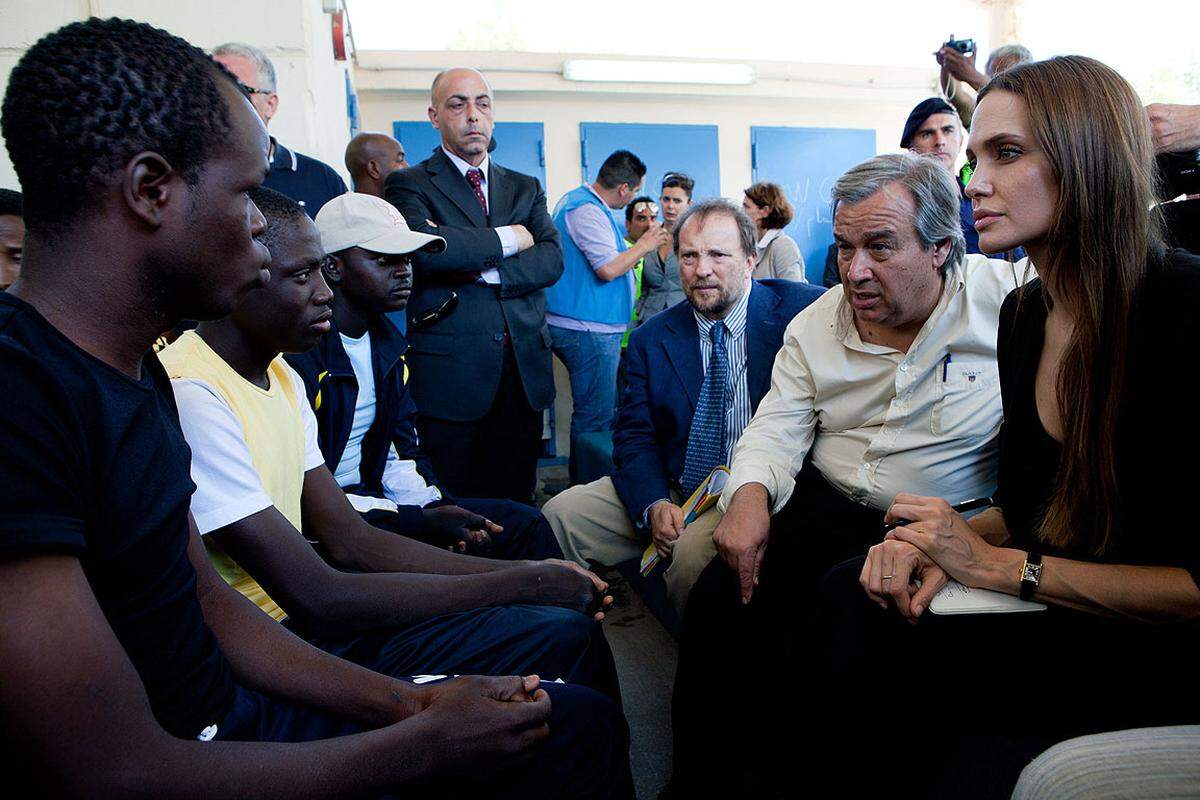 Der Leiter des UN-Flüchtlingshochkommissariats (UNHCR) besuchte Lampedusa, bevor er dann am Montag in Rom zum Weltflüchtlingstag den jüngsten Jahresbericht des UNHCR vorstellt.