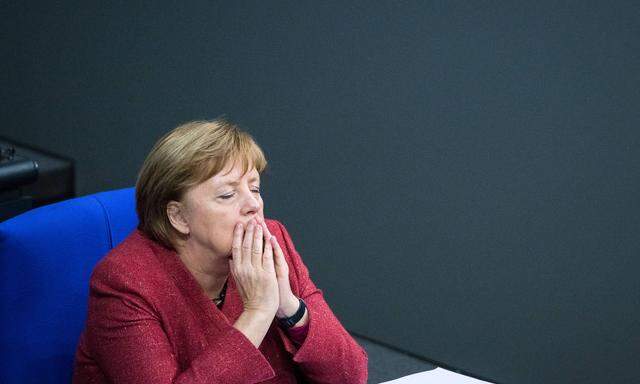 Merkel im Bundestag: "Es tut mir wirklich im Herzen leid."