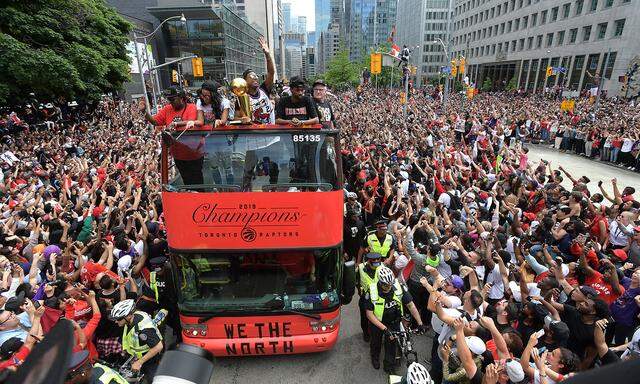 Autocorso durch Toronto