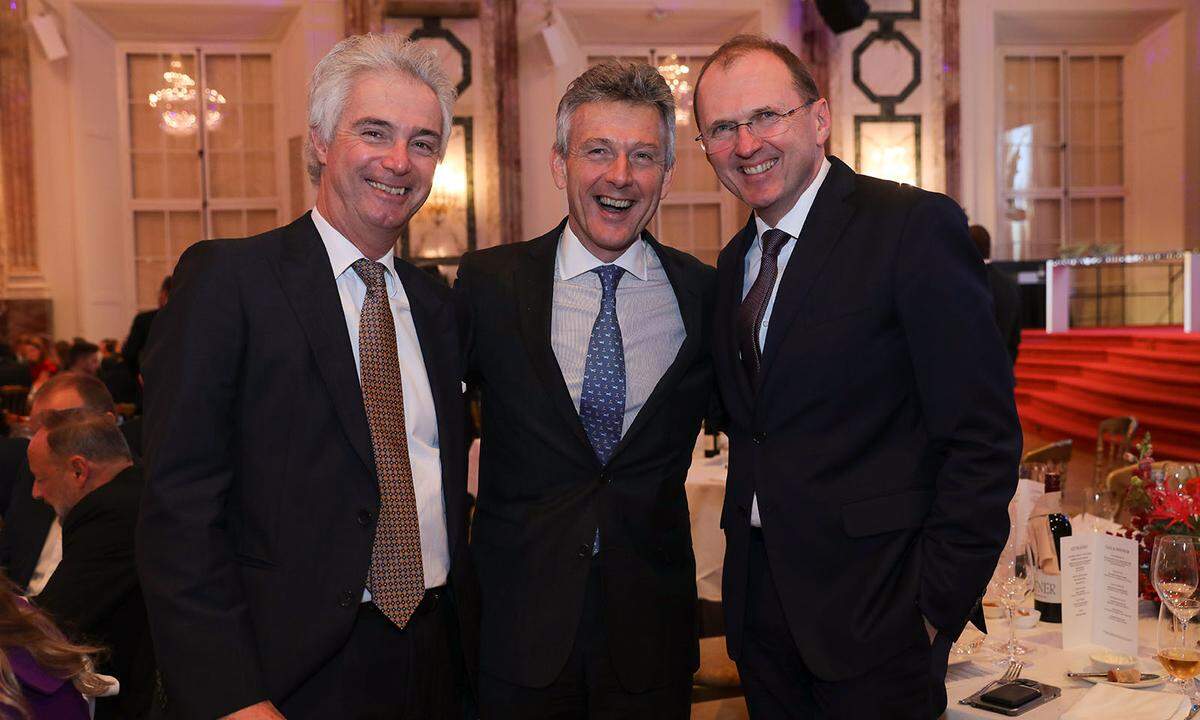 AMAG-COO Helmut Kaufmann, Umdasch Group-CEO Wolfgang Litzlbauer und AMAG-CEO Gerald Mayer (v. l.)