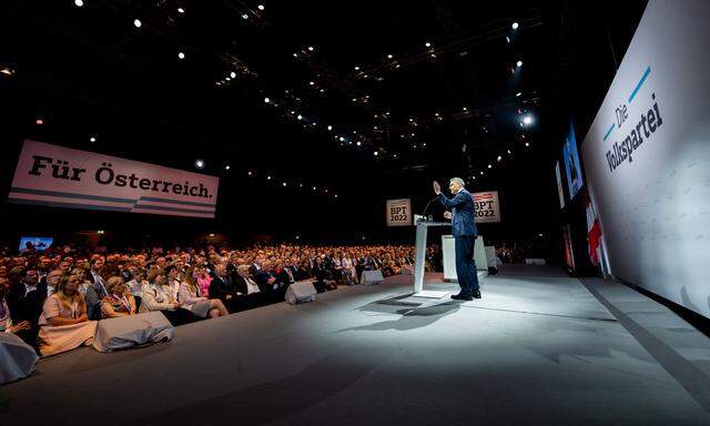 Bundeskanzler Karl Nehammer am Samstag, 14. Mai 2022, im Rahmen eines ÖVP-Bundesparteitages in Graz. 