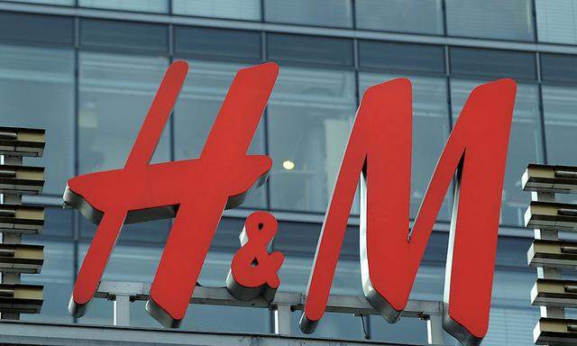 Wetter und Schuldenkrise setzen H&M zu