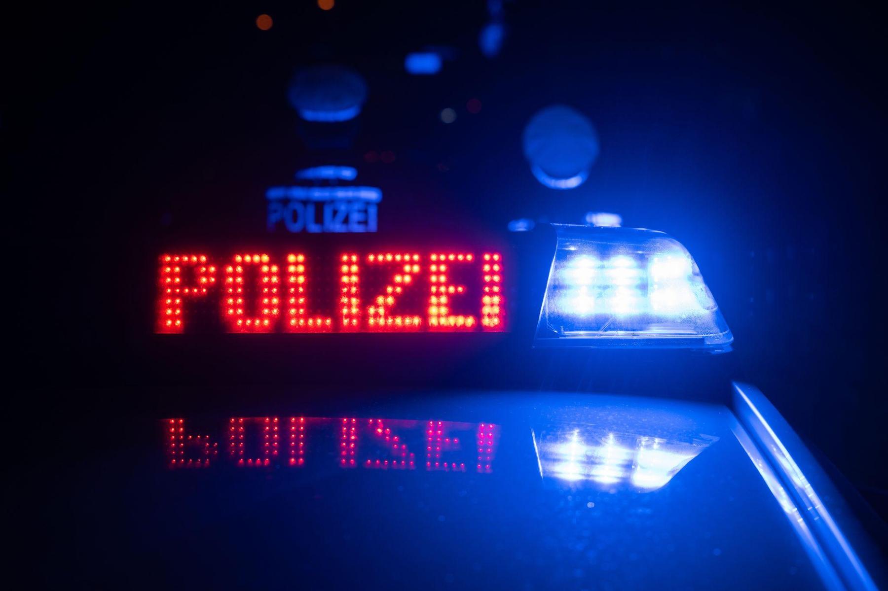 Car drives in a group of people in Stuttgart – Diepresse.com