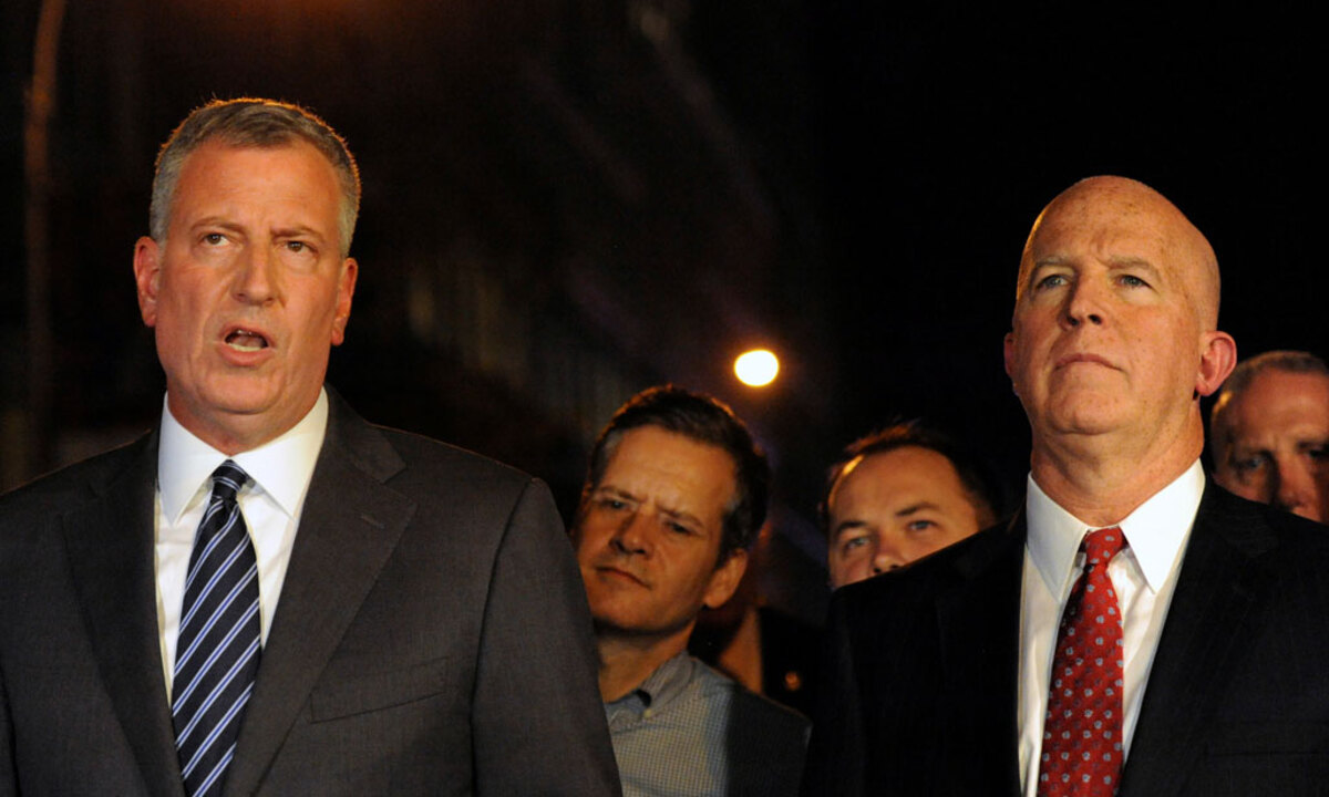  New Yorks Bürgermeister Bill de Blasio (links)