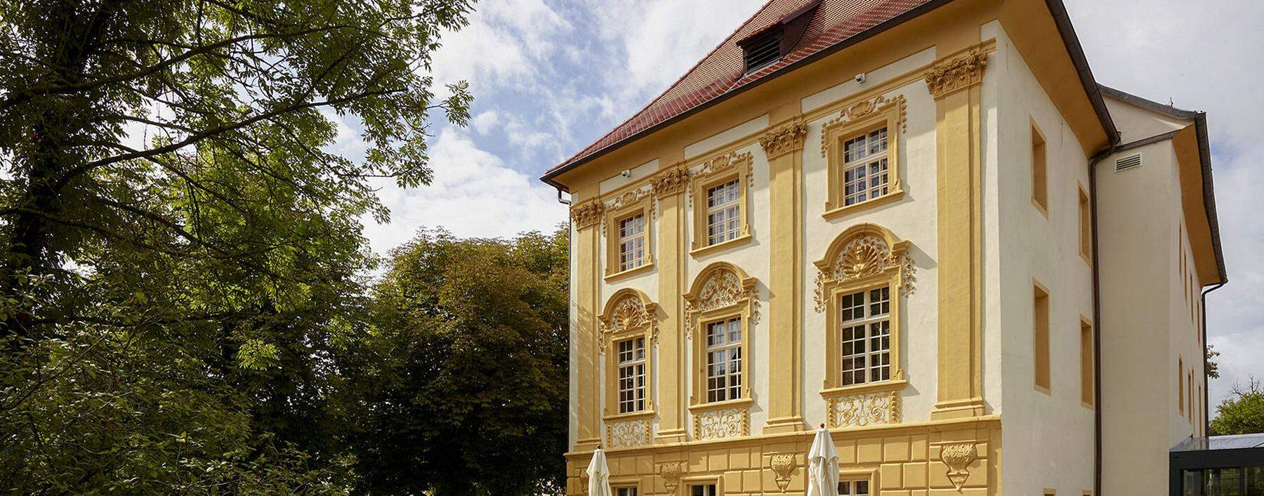 Das Hotel Hofwirt in Seckau kaufte Mateschitz um 861.000 Euro vom Stift Seckau, das sich das Anwesen nicht mehr leisten konnte.