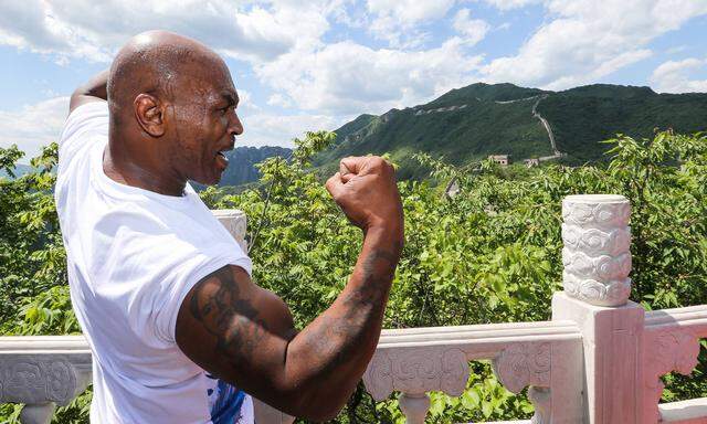 Ob China, Wien oder New York: Stimmt die Gage, zeigt auch Mike Tyson allerorts seinen Schlagarm her.