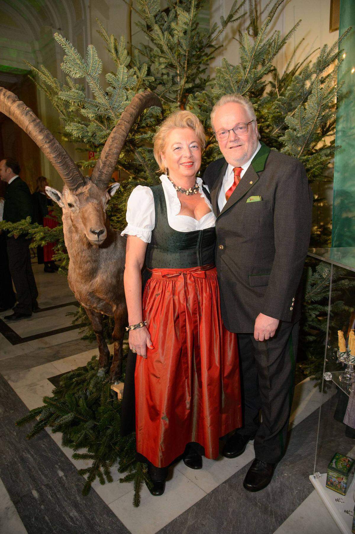 Ballvater und "Grünes Kreuz"-Präsident Leo Nagy jun. mit seiner Frau Elisabeth.