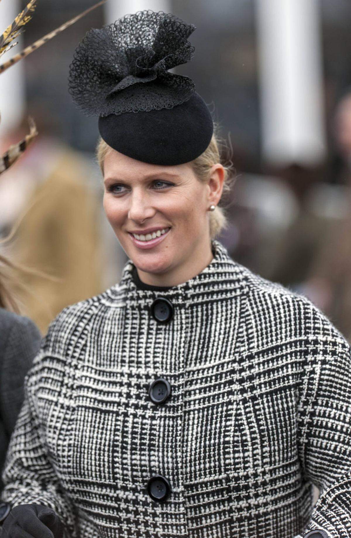 Auch Royals interessierten sich für den Ausgang des Rennens, etwa Zara Phillips, die Lieblingsenkelin der Queen ...