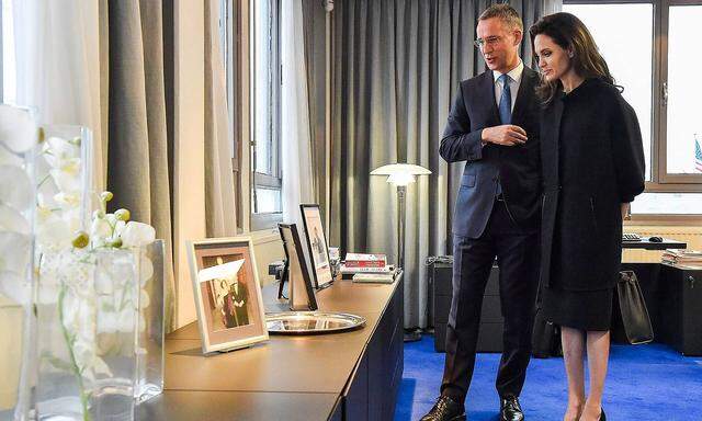 Jens Stoltenberg bekam vor dem Jahreswechsel Besuch von der UNO-Sondergesandten Angelina Jolie.