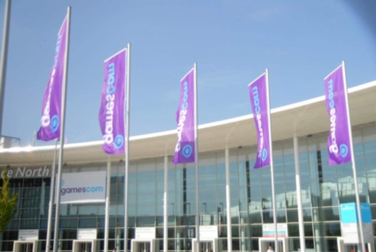 Die Computer- und Videospielmesse Gamescom in Köln hat begonnen. Von 18. bis 23. August stellen hier namhafte Hersteller der Branche ihre neuen Spiele-Entwicklungen vor. Zwar gibt es wenige echte Neuerscheinungen, die nicht schon bei der E3 im Juni angekündigt wurden. Dennoch können europäische Spielefans diese Titel erstmals direkt ausprobieren.