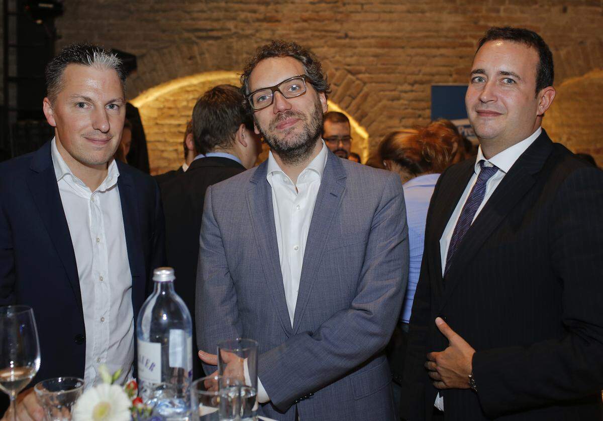 Triumvirat: HR-Fachmann Georg Schlotter (Mitte) flankiert von den „Presse“-Männern Peter Syrch (links) und Robert Kampfer.