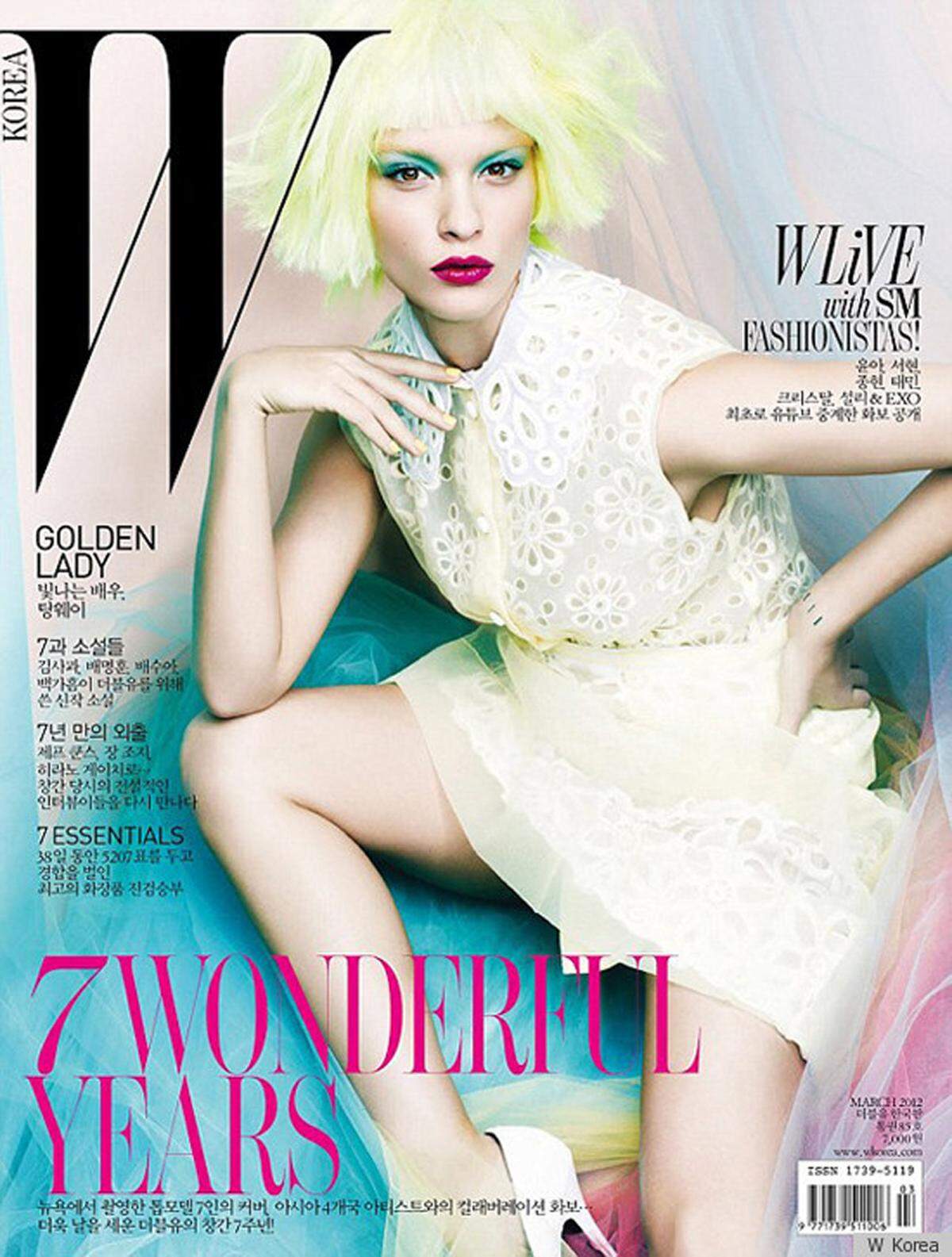 Auch in Asien genießt sie Popularität: Crystal Renn am Cover der "W Korea". (Ausgabe März 2012)