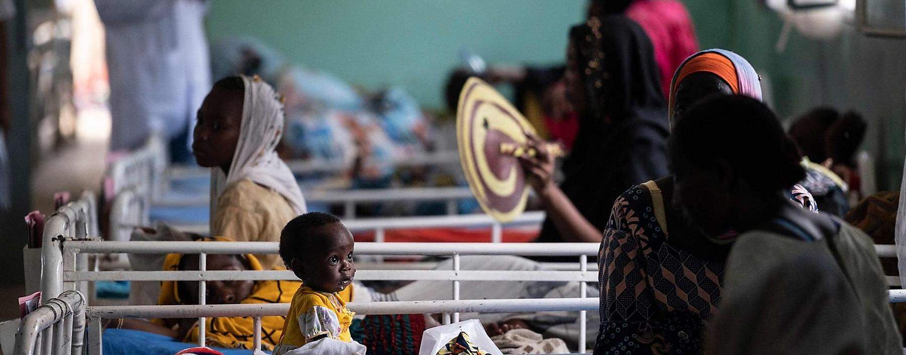 Archivbild: Ein unterernährtes Kind in einer Klinik im Tschad.