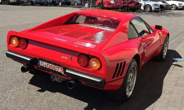 Der 288 GTO ist ein Sammlerstück für gut betuchte Ferrari-Freunde.