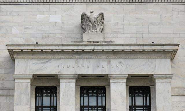 Die US-Notenbank Fed und die Europäische Zentralbank haben auf ihren Zinssitzungen alles beim Alten belassen.