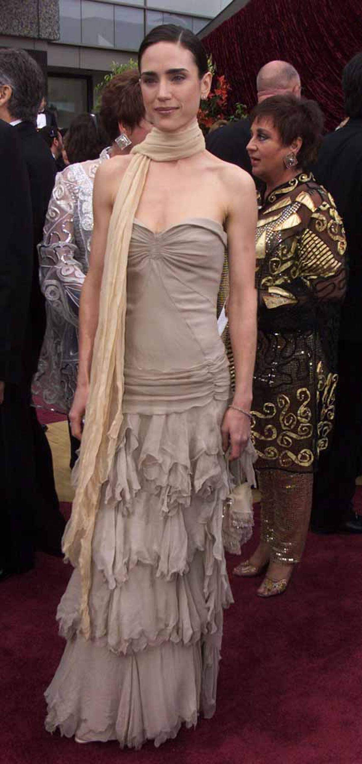 In diesem schlammfarbenen Rüschenkleid erhielt Jennifer Connelly 2002 den Oscar als beste Nebendarstellerin für "A Beautiful Mind".