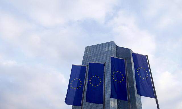 Die EZB wird an ihrer lockeren Geldpolitik festhalten.
