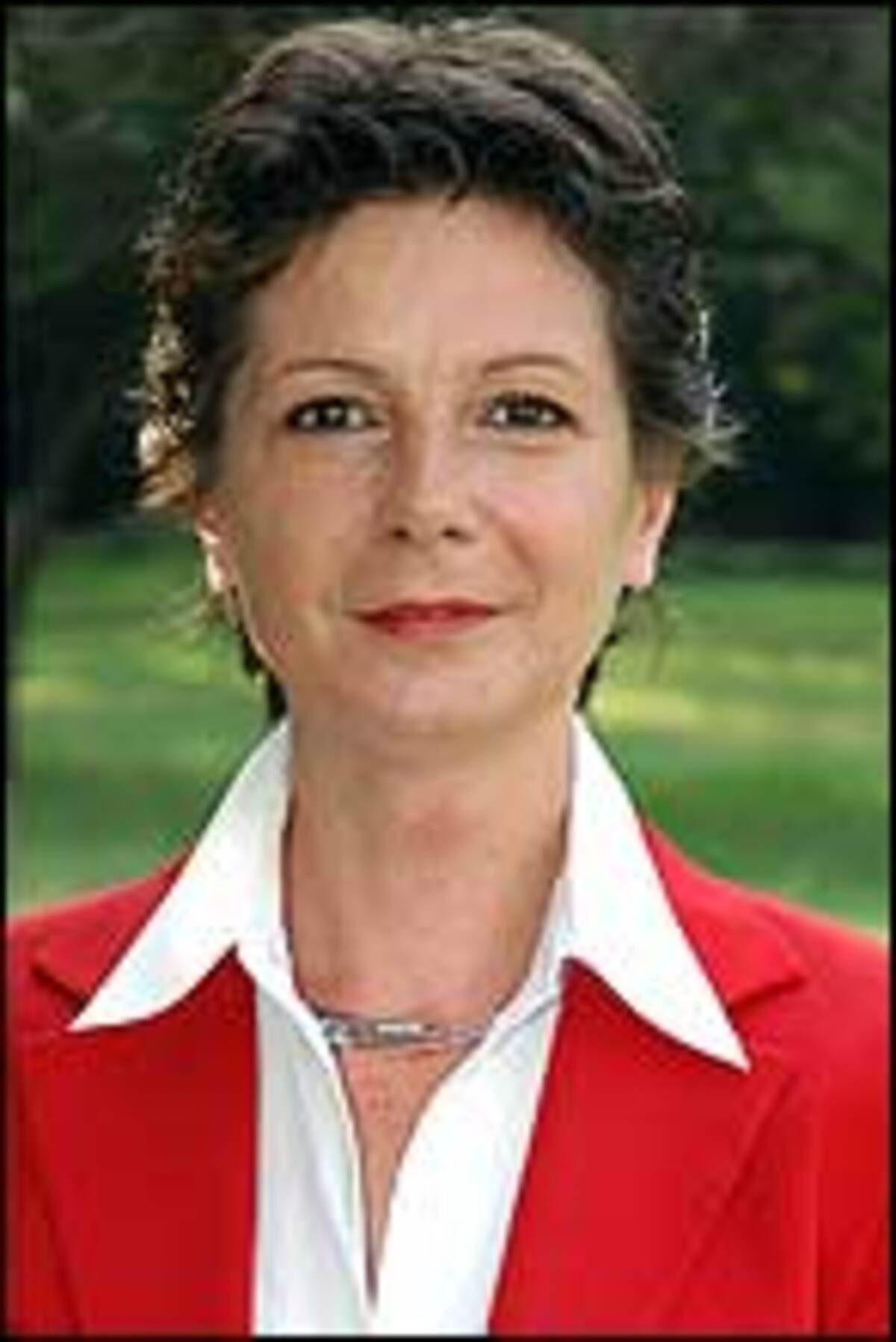 Veränderungen in der OMD. Christina Schauer, Managing Director OMD, verlässt per Ende Jänner das Unternehmen. Schauer, seit nahezu 10 Jahren die "Grande Dame" der OMD, seit 2005 als Manging Director, verlässt das Unternehmen mit vielen positiven Erinnerungen im Gepäck, aber auch mit viel Energie für neue Projekte.