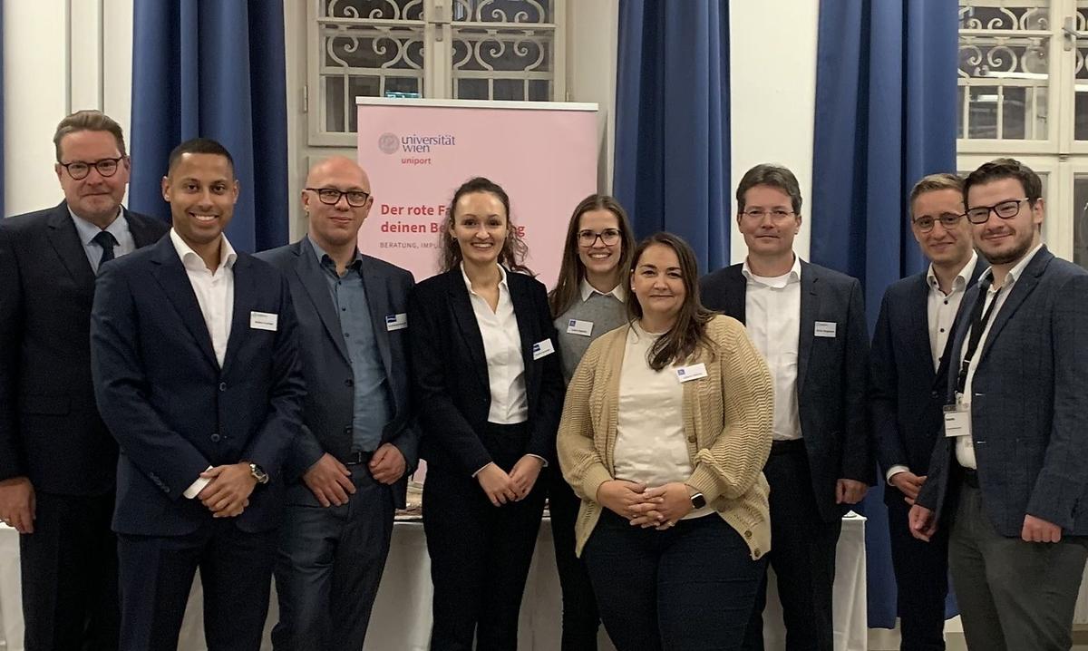 Alexander Nagel (Uniport, v.l.), Heiko Franken (Consultant, Horváth), Jan Michael Ehrenreich (Head of HR, Walter Group), Claudia Saracevic (Transport Managerin, Walter Group), Laura Jagiello (Recruiting Expert, Uniqa), Ljiljana Nikolic (Head of HR Business Partner & Recruiting, Uniqa), Stefan Bergsmann (Geschäftsführer Horváth), Christoph Zeller (Manager, Deloitte Financial Advisory) und Manuel Maderthaner (Talent Relations & Acquisitions, Deloitte).