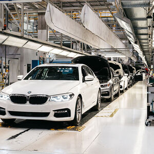 Am Mittwoch, den 1. Maerz lief der erste BMW 5er in Graz vom Band. 