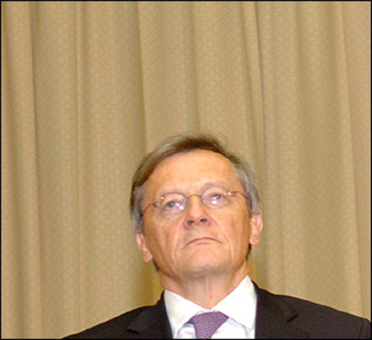  "Mir war es wichtig, auszureden, was die Beziehung zwischen ÖVP und FPÖ trübt. Mehr war das nicht."VP-Chef Wolfgang Schüssel über das Treffen mit FP-Chef Strache.