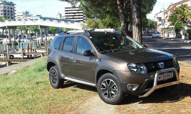 Macht was her: Dacia Duster in Blackshadow-Trimm.