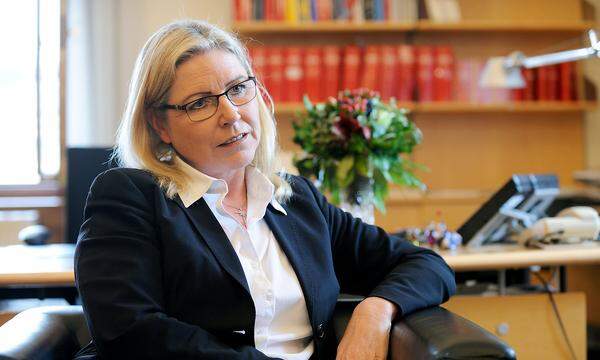 Auch Eva Marek, die Leiterin der Oberstaatsanwaltschaft Wien, kommt nach "Presse"-Informationen für das Justizministerium infrage.