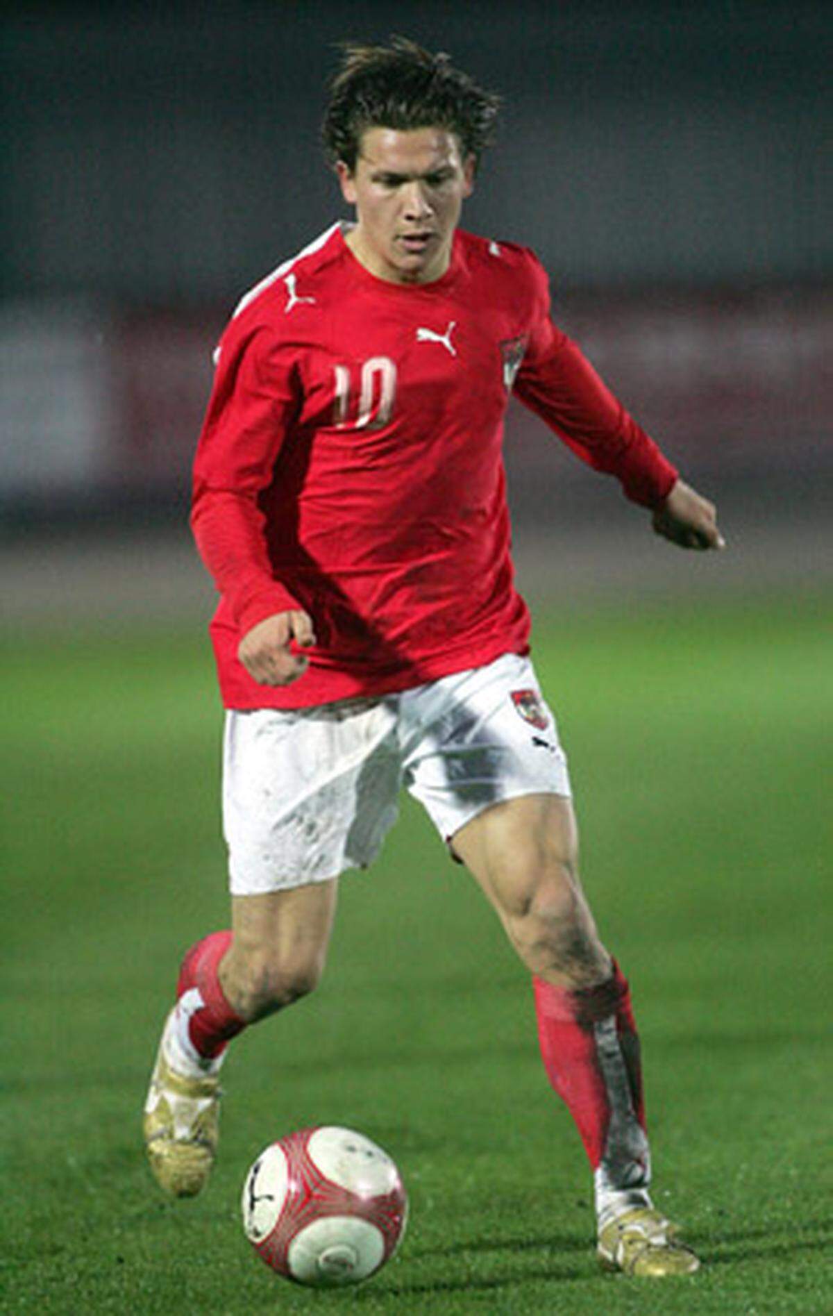 Für Kienzl besteht aber ebenso wie für Marko Stankovic noch Hoffnung. Der Offensivspieler debütierte im November 2008 unter Teamchef Karel Brückner, als er beim 2:4 gegen die Türkei in der 70. Minute eingewechselt wurde. Seitdem ist es still geworden um den talentierten Niederösterreicher, der derzeit in der italienischen Serie B harte Zeiten erlebt.