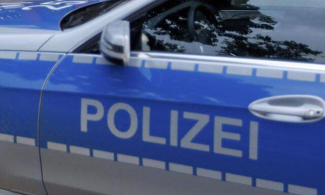 Symbolbild. Ein Ex-Priester soll in Deutschland erneut Kindesmissbrauch begangen haben.
