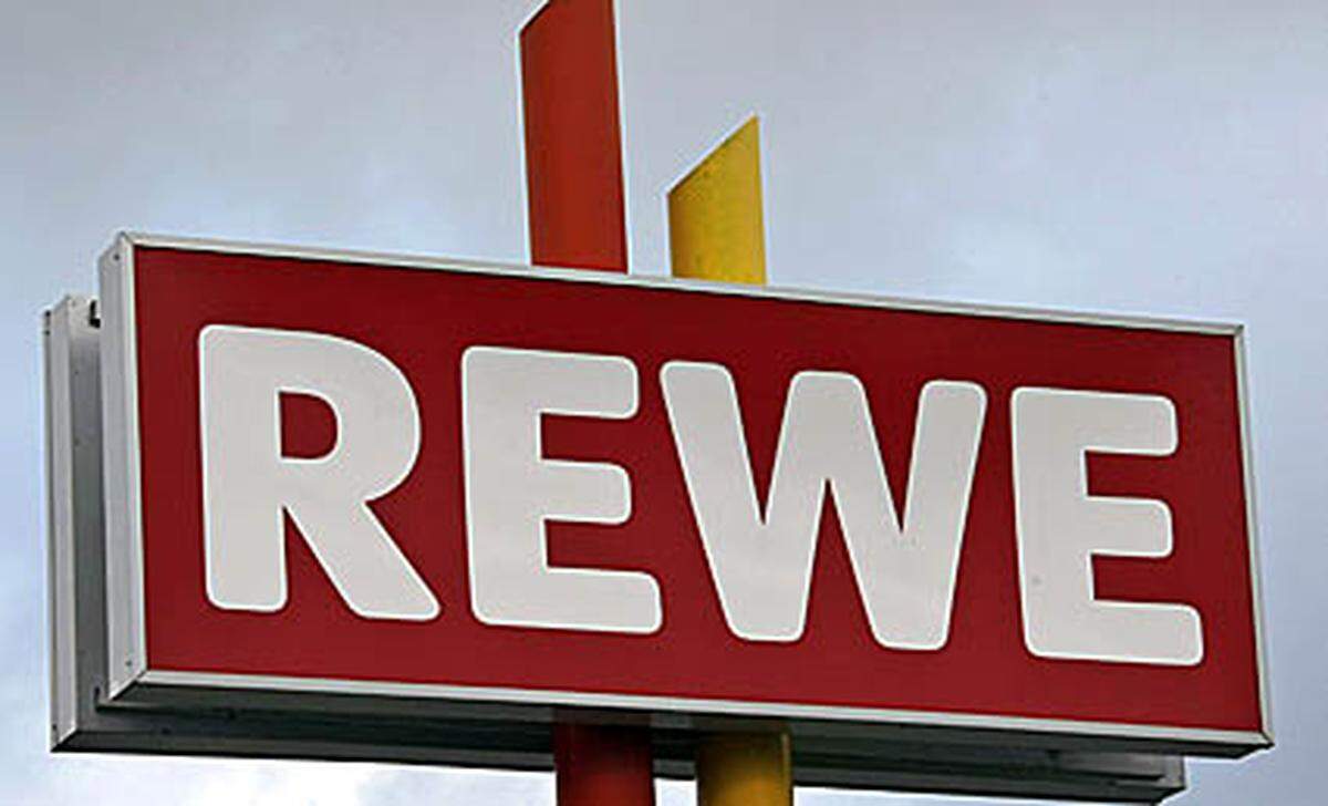 Rewe ist Einzelhändler. Zu dem Unternehmen gehören in Österreich unter anderem Billa und Merkur. Umsatz 2008: 50 Mrd. Euro