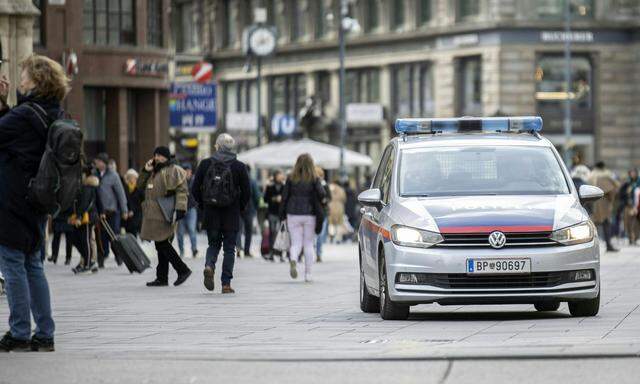 Am Wiener Stephansplatz patrouilliert nun mehr Polizei.