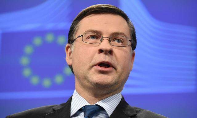 EU-Kommissions-Vizepräsident Valdis Dombrovskis nimmt Finanzberater ins Visier.