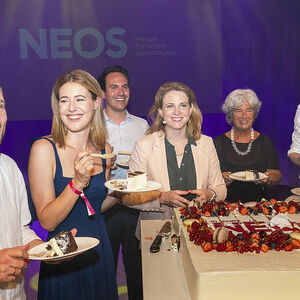 Geburtstagsfest der Neos, auf einem von der Partei veröffentlichten Bild.