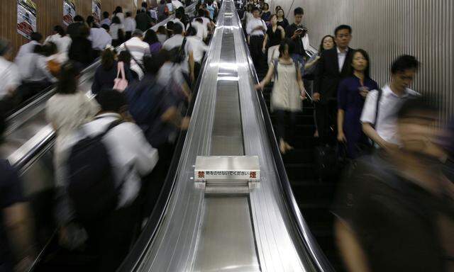 Die U-Bahnen in Tokio sind stets überfüllt.