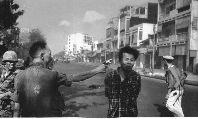 Saigon am 1. Februar 1968. „Ich hatte keine Ahnung, dass er schießen würde“, so Fotograf Edward Adams, der für dieses Foto den Pulitzer-Preis erhielt.