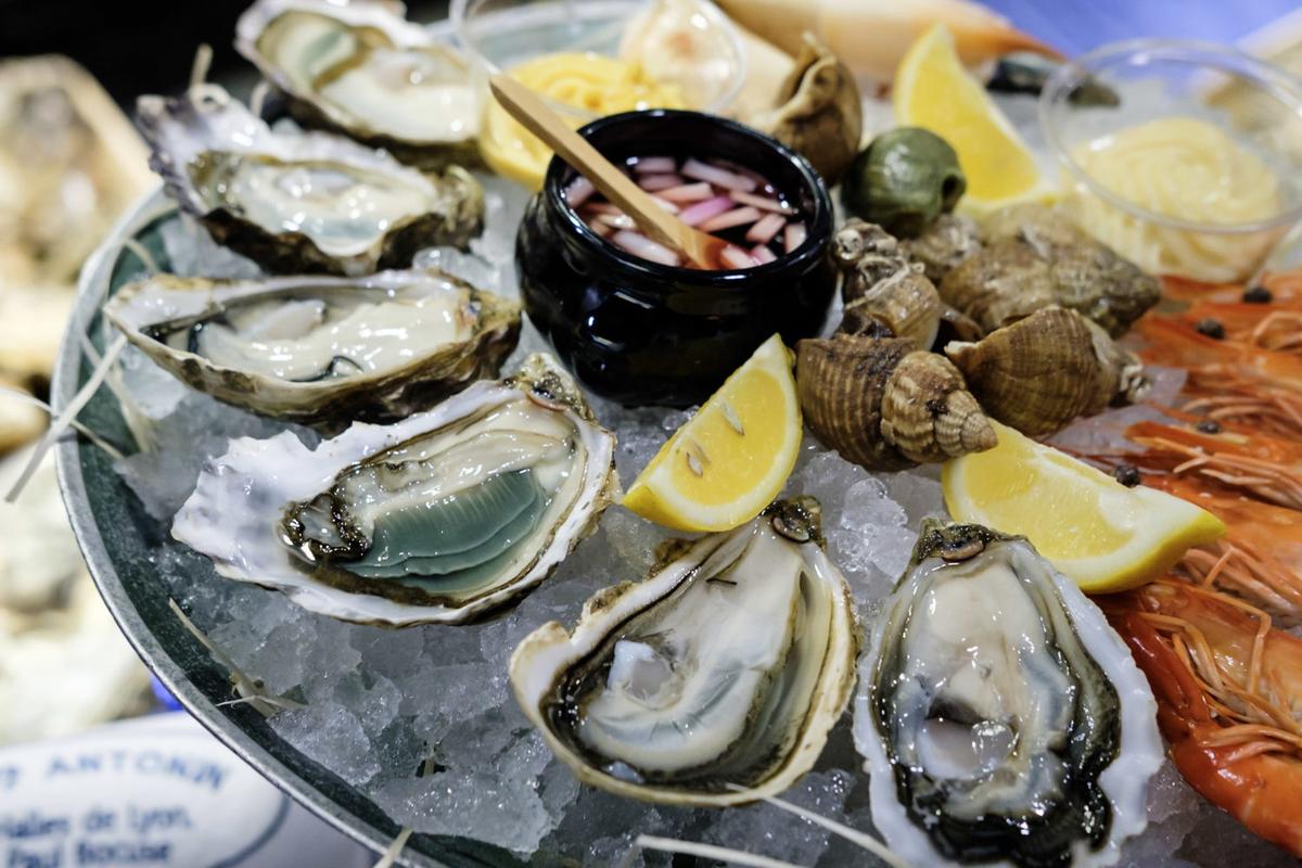 Lyons Kulinarik ist einzigartig – vom rustikalen Bouchon bis zur Gourmetmarkthalle „Paul Bocuse“.
