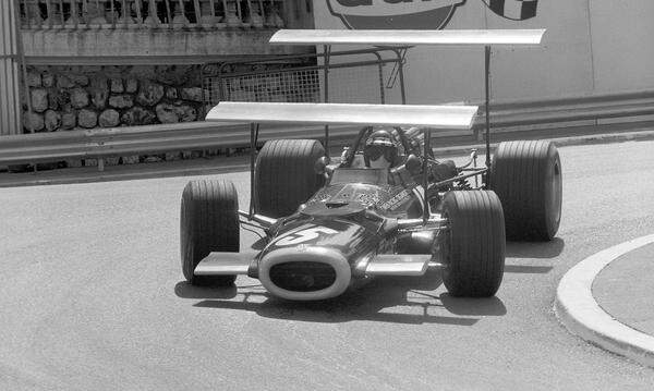 Allerletzter Auftritt im ersten Training zum Monaco-Grand-Prix 1969. Gleich danach wurden die extremen Flügel verboten.