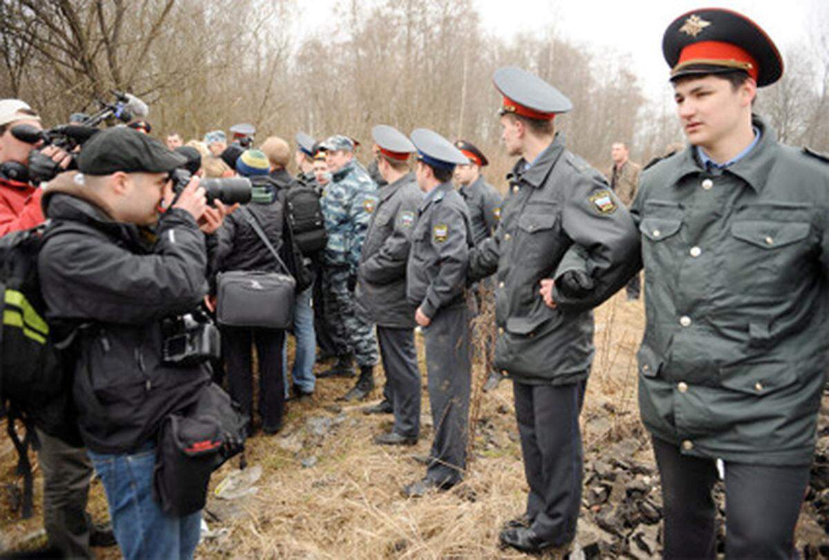 Russische Spezialkräfte sperrten das Absturzgebiet großräumig ab.