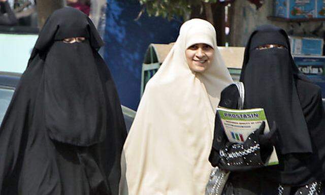 Studentinnen der Al-Azhar-Universität mit Niqab