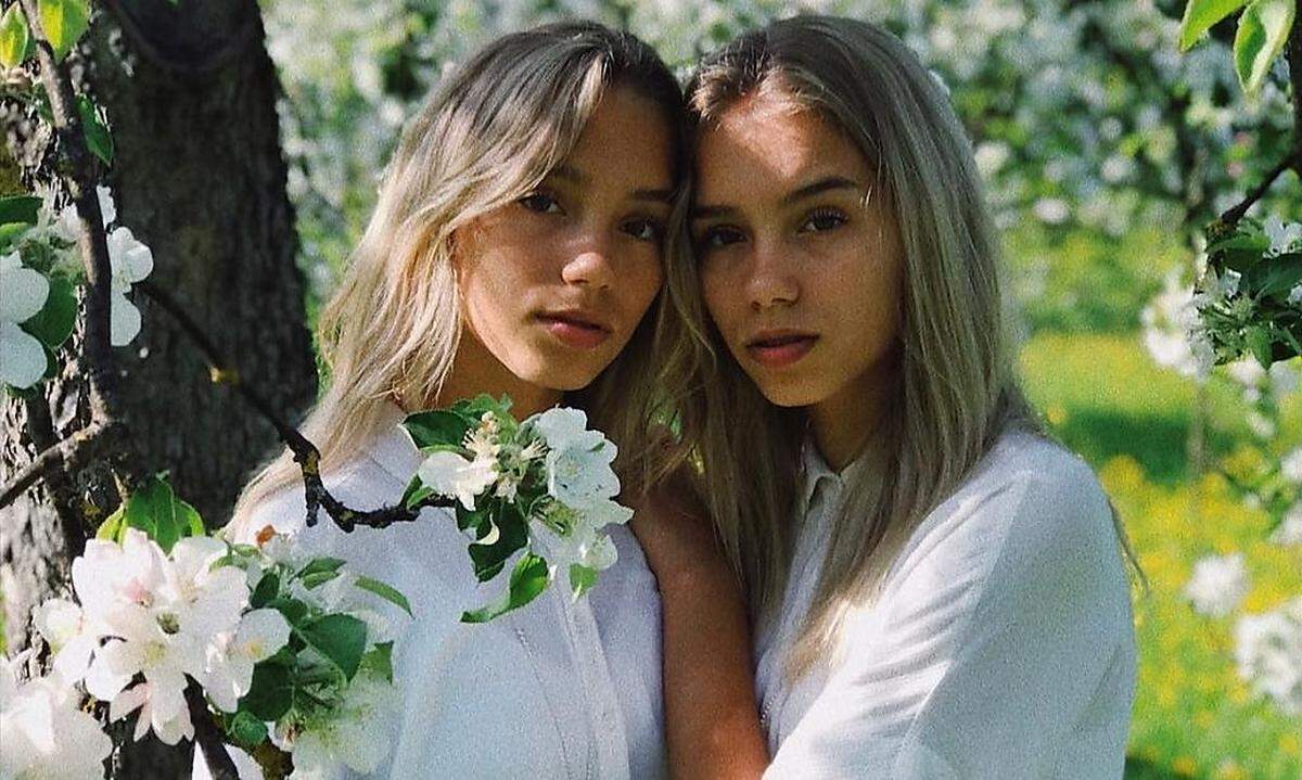 Platz 1: lisaandlena - Lisa and Lena | Germany® Gemeinsam ist man stärker. Das zeigen die Zwillinge Lisa and Lena eindrucksvoll mit 12,9 Millionen Abonennten und dem überlegenen ersten Platz.