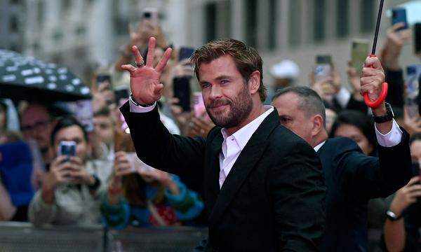 Vor einem Jahr drehte Superstar Chris Hemsworth in Wien. Was ihm von seinen weltweiten Einsätzen bleibt? Wenig mehr, sagt er, als ein voller Pass.  