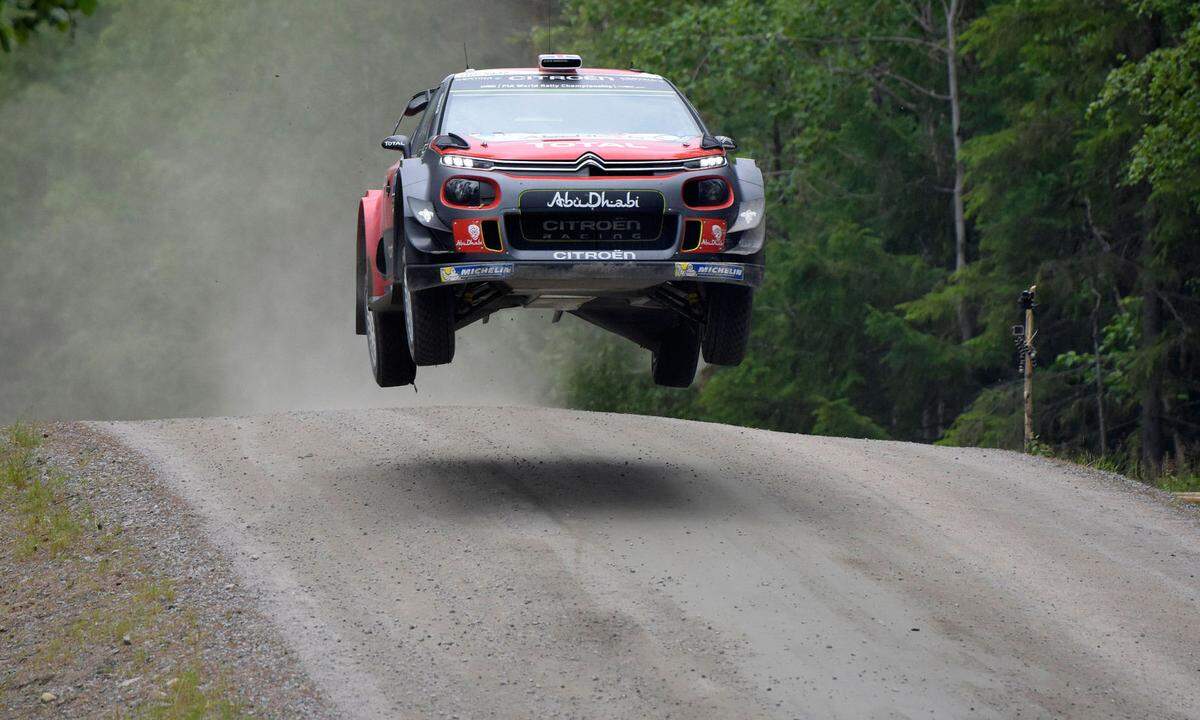 Finnen kommen auf die verrücktesten Ideen, wenn es um Sport geht. Sie fliegen mit ihren Rallye-Autos, mitunter 60 Meter weit.