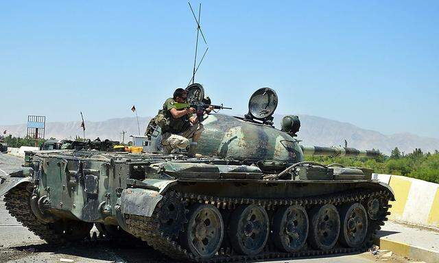 Die afghanischen Sicherheitskräfte kämpfen in Kunduz gegen die Taliban.