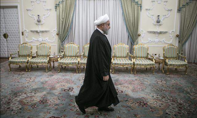Irans Präsident Hassan Rohani legte drei Tage nach dem Crash die Ursache des Jet-Absturzes offen.