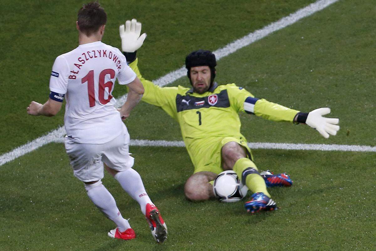 Viel zu selten sah der polnische Anhang Szenen wie diese. Tschechiens Torhüter Cech wurde kaum geprüft.