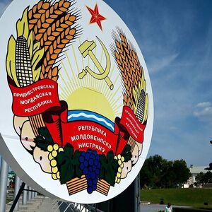 Das Wappen von Transnistrien.